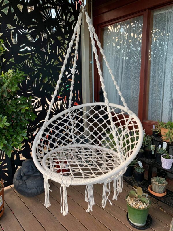 Leagăn Tip Balansoar Suspendat cu Pernă, Cadru Metalic Durabil, Șezut 60 cm, Diametru 80 cm, Frânghie Reglabilă 90-115 cm, Sarcină Maximă 150 kg, Ideal pentru Grădină sau Interior