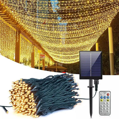 Instalație LED Crăciun 35M cu Panou Solar Lumina Alb-Cald, 300 LED Rezistentă la Apă pentru Exterior și Interior