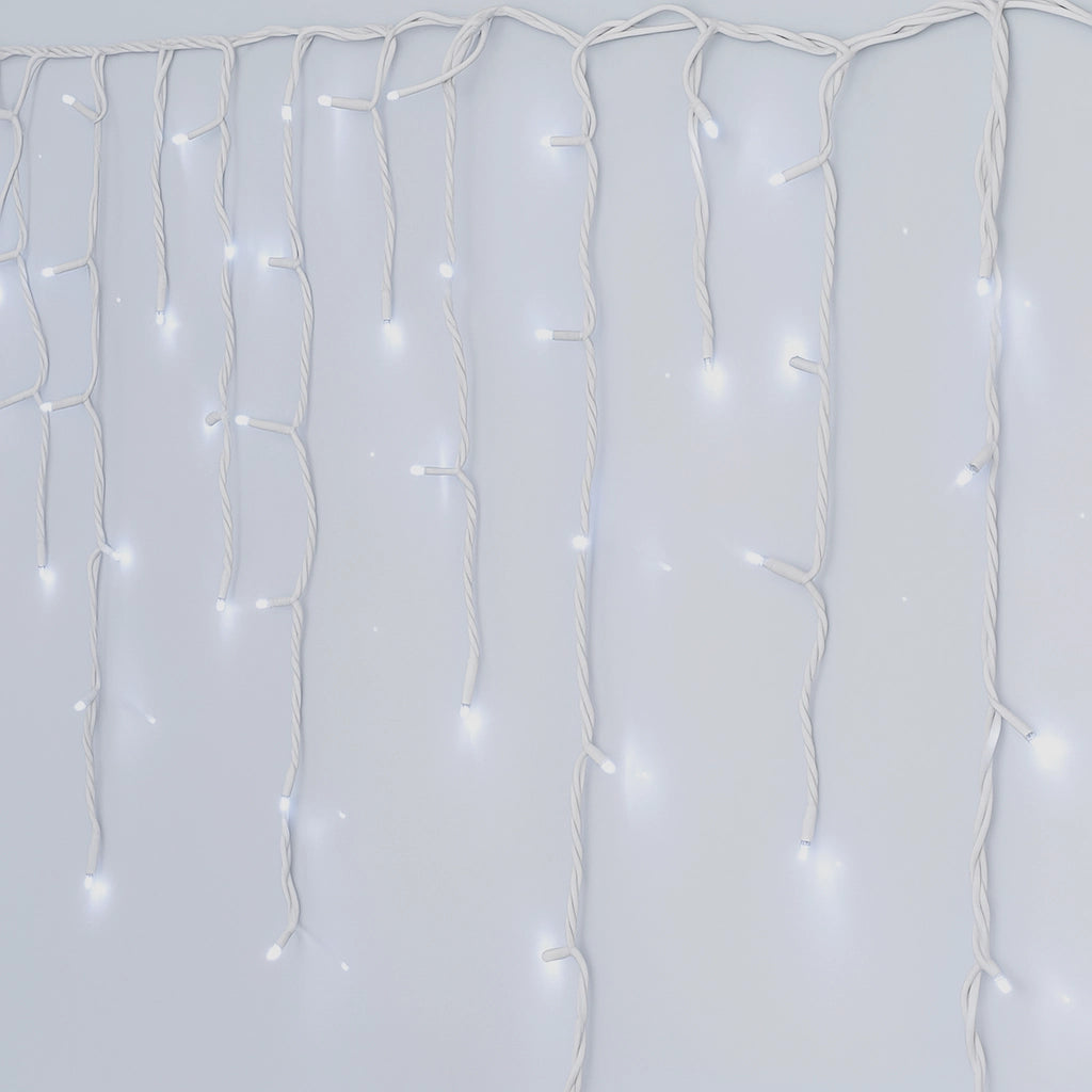 Instalație LED Franjuri inegale 6x0.7m Fir gros, Lumina Rece pentru Exterior și Interior, Decor Crăciun Elegant