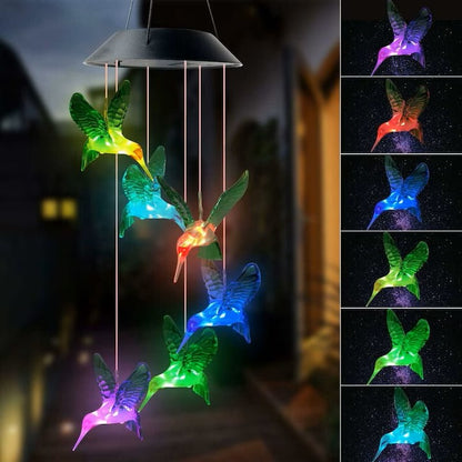 Set 2X Lampă Solară Suspendată cu 6 Colibri LED Multicolori, Clopoței de Vânt Decorativi pentru Grădină, Terasă și Balcon, Încărcare Solară Automată, Iluminare Nocturnă RGB, Rezistentă la Apă IP65