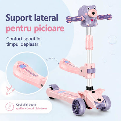 Trotineta pentru Copii Reglabila cu 3 Roti Late si Stabilitate Mare, Aparat Integrat pentru Baloane de Sapun, Sunete Muzicale, Lumini LED, Platforma Antiderapanta, Ghidon Ajustabil, Design Ursulet Roz