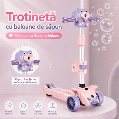 Trotineta pentru Copii Reglabila cu 3 Roti Late si Stabilitate Mare, Aparat Integrat pentru Baloane de Sapun, Sunete Muzicale, Lumini LED, Platforma Antiderapanta, Ghidon Ajustabil, Design Ursulet Roz